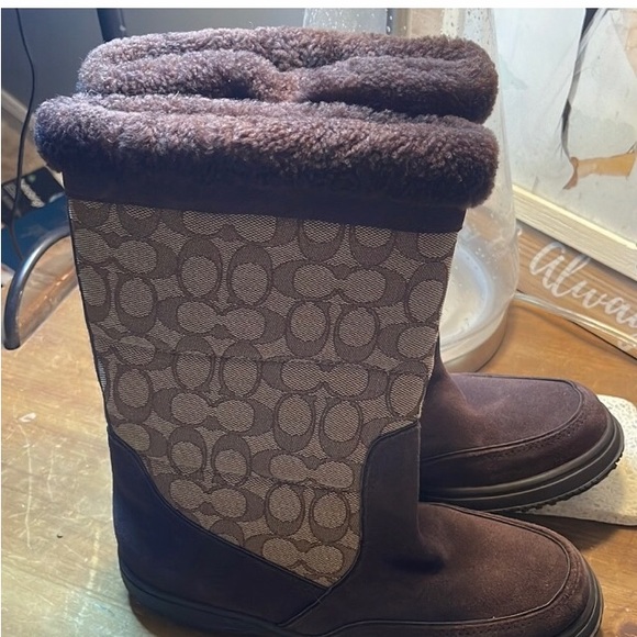 Coach Sherman sig suede snow winter boot (size 8) - Picture 4 of 8